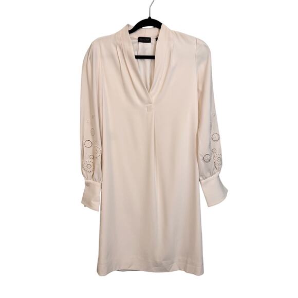 Carlisle Collection Dresses & Skirts - Carlisle Collection Mini Dress Womens 0 Off White Crochet Lace Long Sleeve Lined